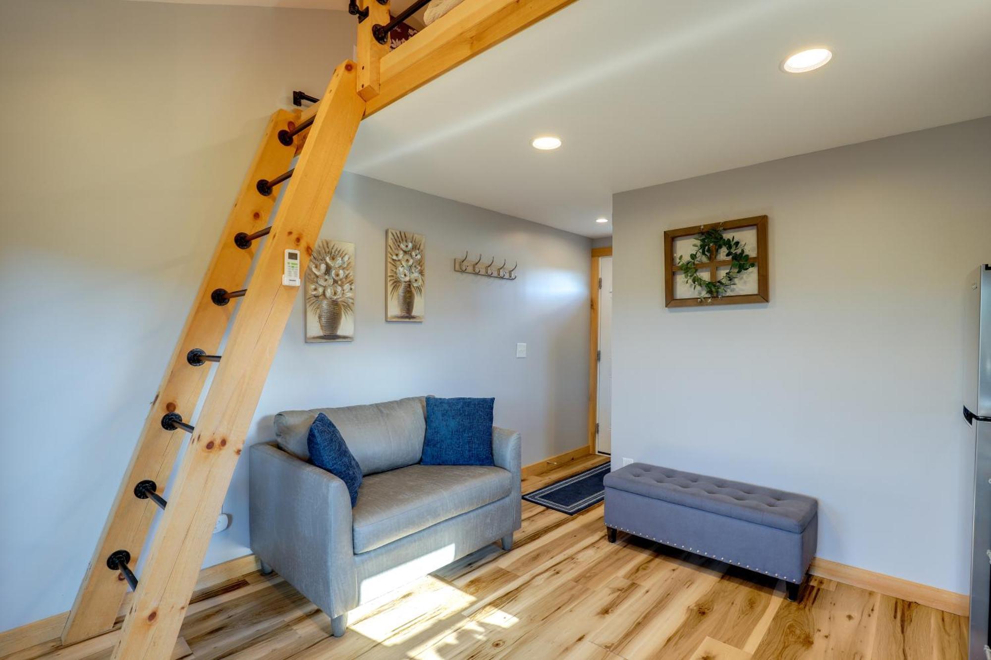 Marshall Studio With Loft, Hot Tub And Views! 외부 사진