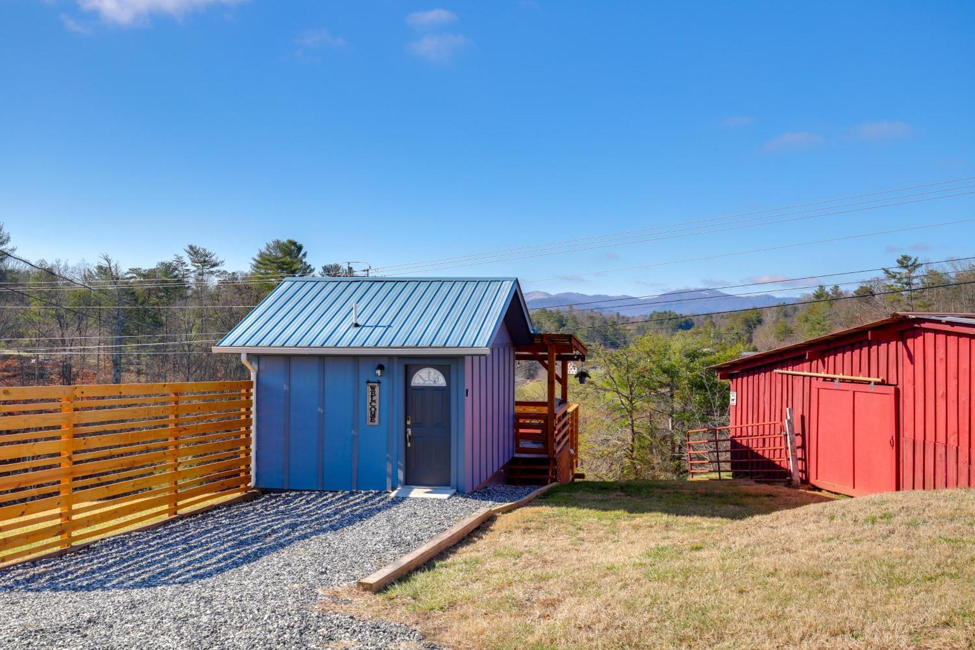 Marshall Studio With Loft, Hot Tub And Views! 외부 사진
