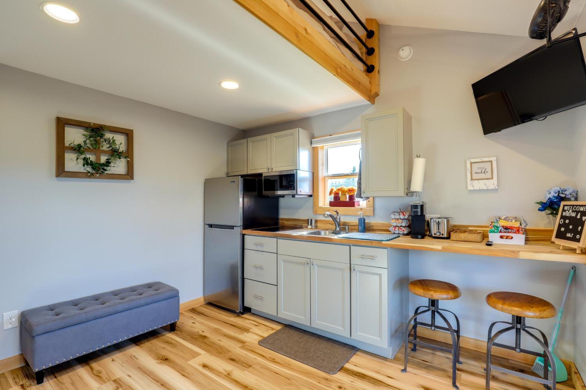 Marshall Studio With Loft, Hot Tub And Views! 외부 사진