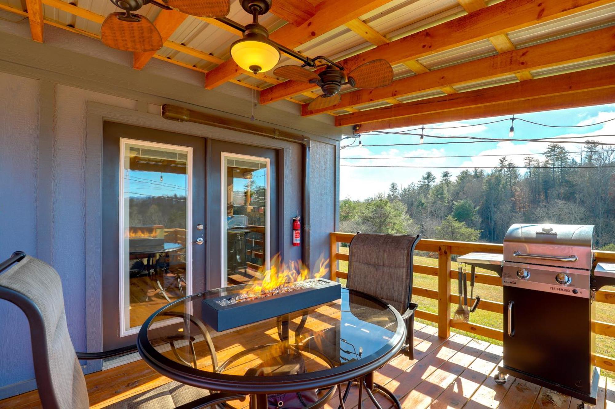 Marshall Studio With Loft, Hot Tub And Views! 외부 사진
