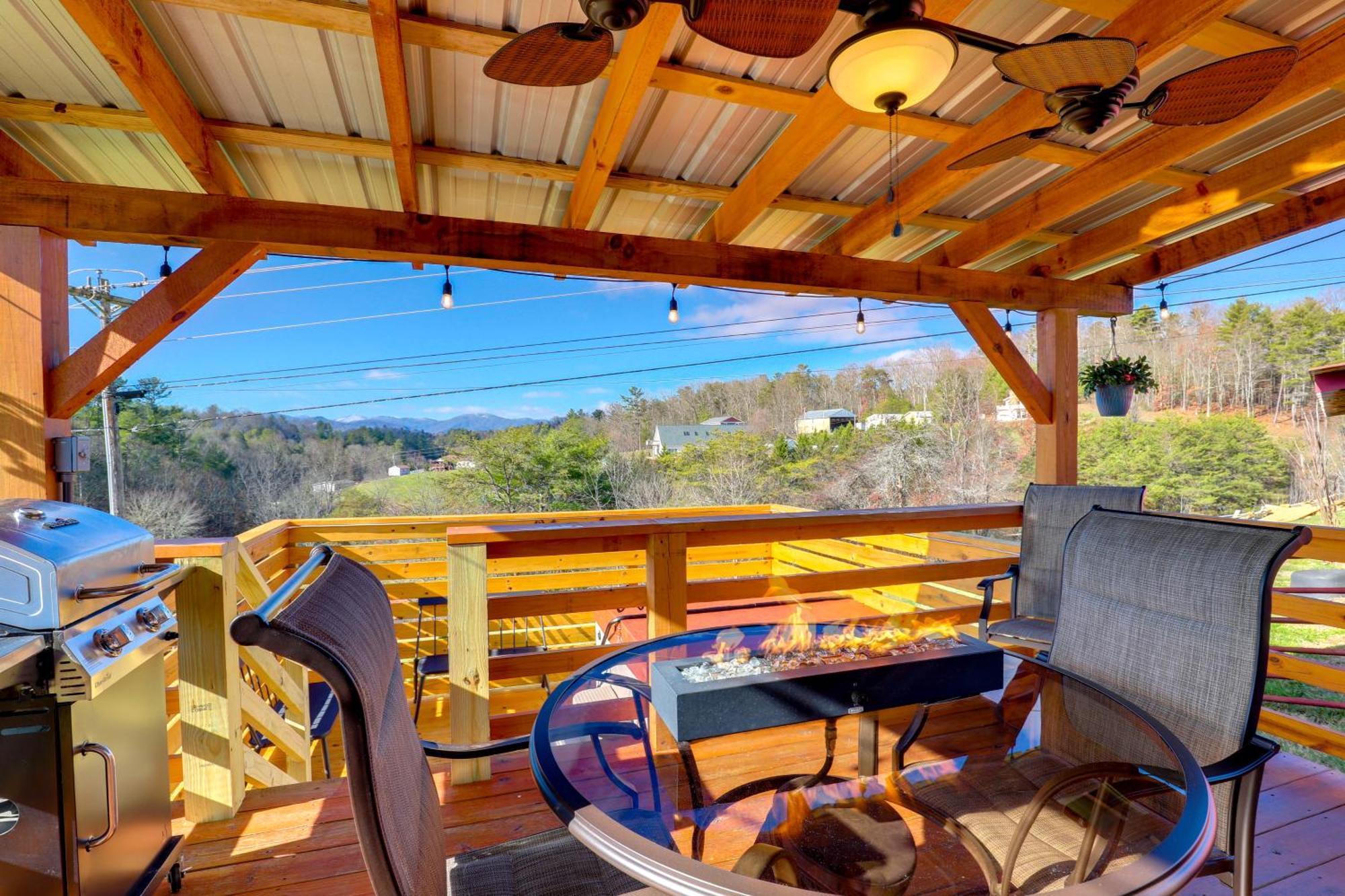 Marshall Studio With Loft, Hot Tub And Views! 외부 사진